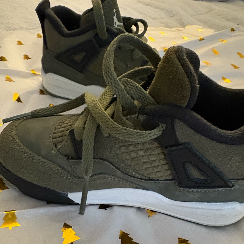 Jordan 4’s Kids Olive and Black Sneakers